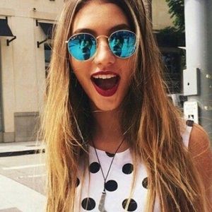 Polarized blue round ray bans.